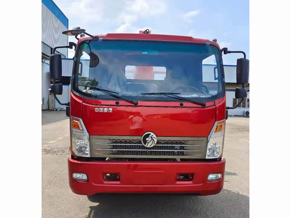 國六重汽藍(lán)牌長(zhǎng)威5噸四節(jié)直臂吊機(jī)隨車吊