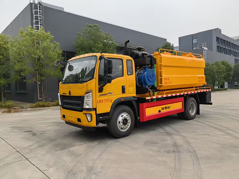 重汽豪沃14方清洗吸污車(chē)